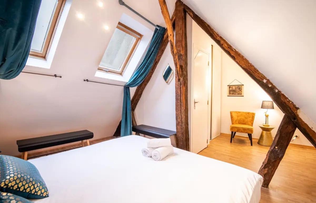 Malebranche - Maison En Hypercentre Avec Cour Amboise Eksteriør billede