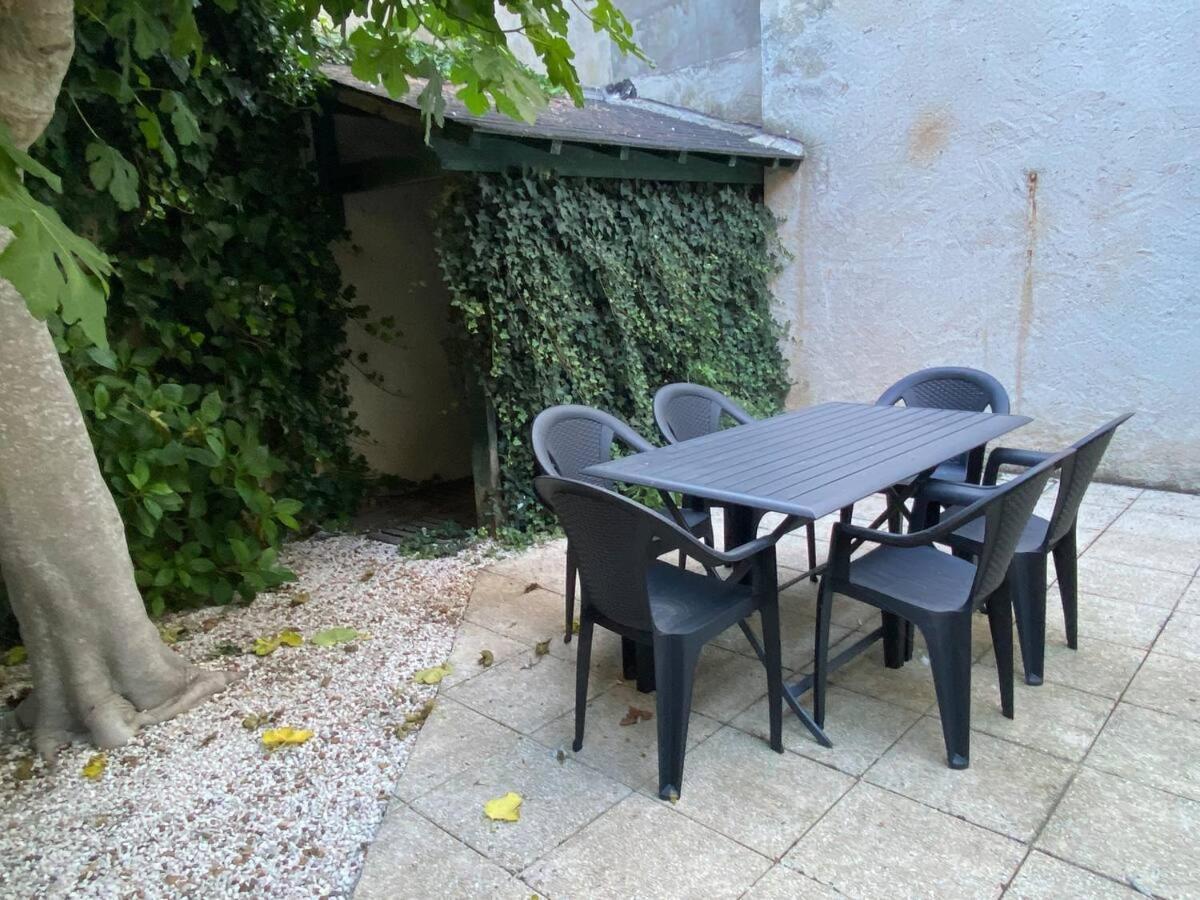Malebranche - Maison En Hypercentre Avec Cour Amboise Eksteriør billede
